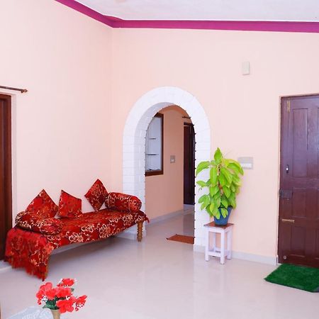 Giri'S Homestay Madikeri Exteriör bild