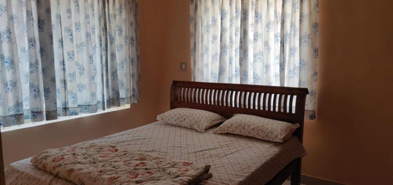 Giri'S Homestay Madikeri Exteriör bild