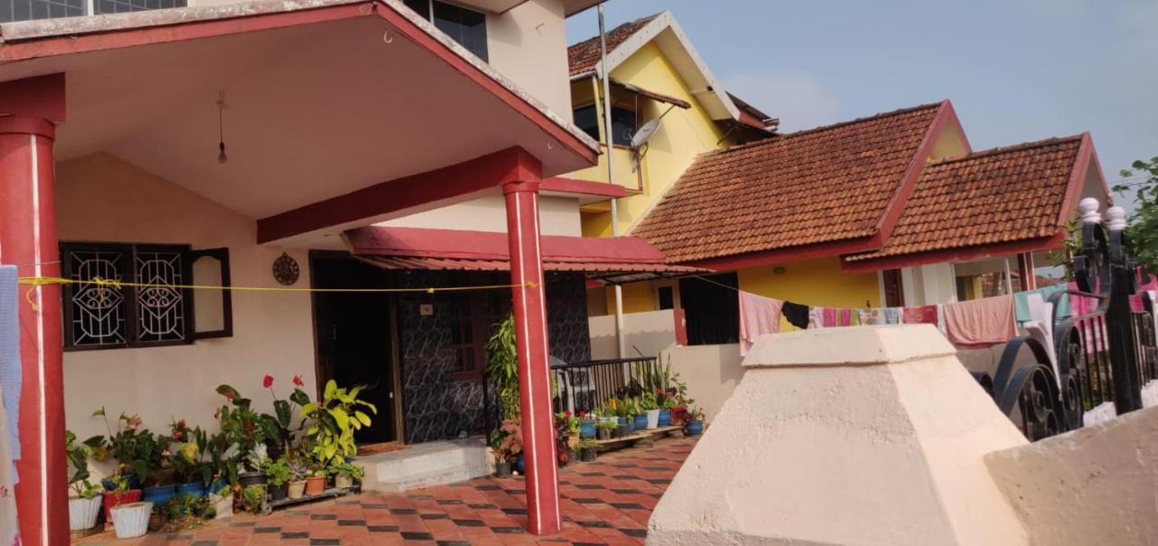 Giri'S Homestay Madikeri Exteriör bild