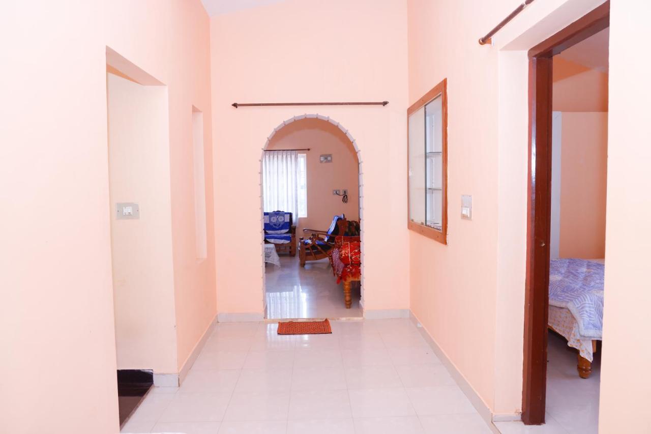 Giri'S Homestay Madikeri Exteriör bild