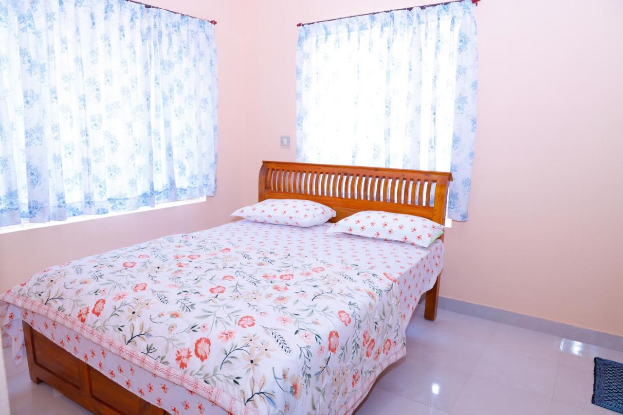 Giri'S Homestay Madikeri Exteriör bild