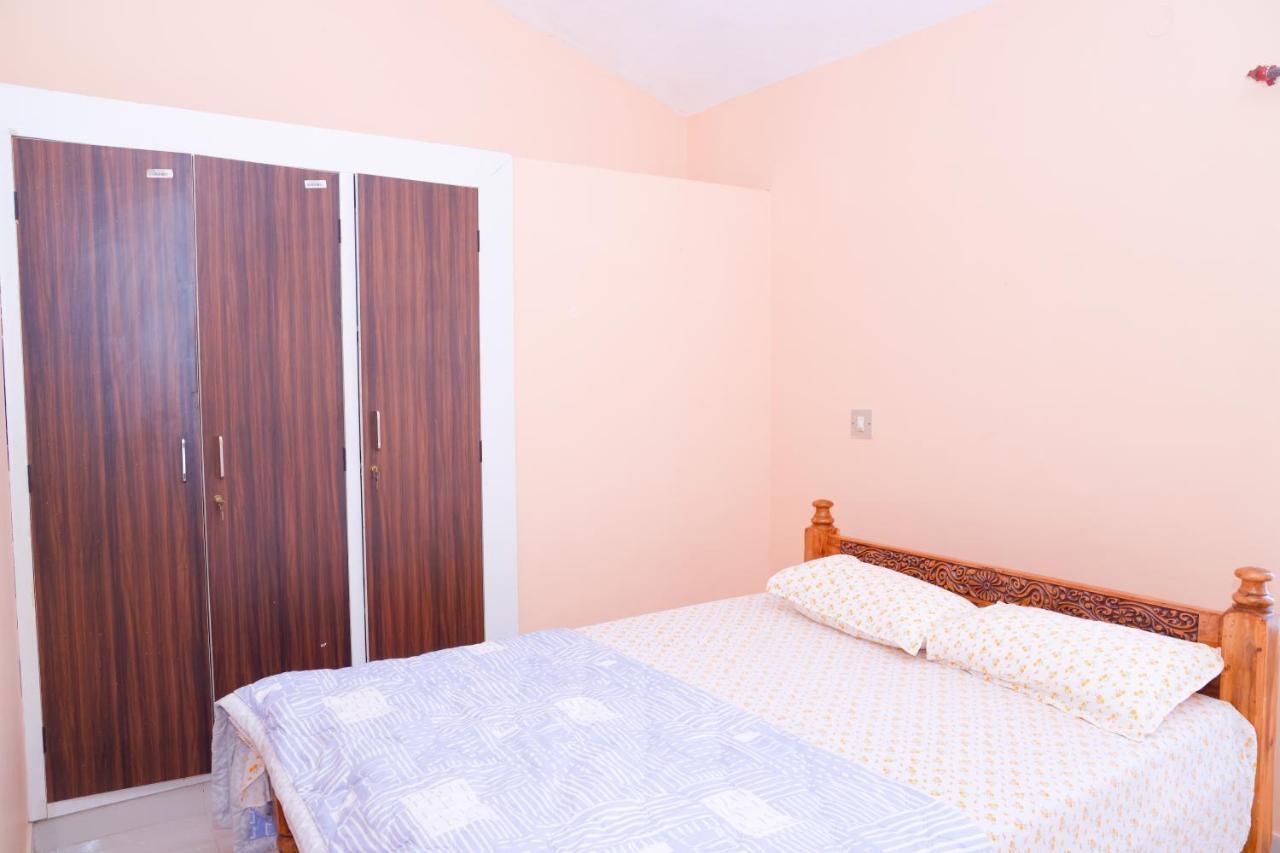 Giri'S Homestay Madikeri Exteriör bild