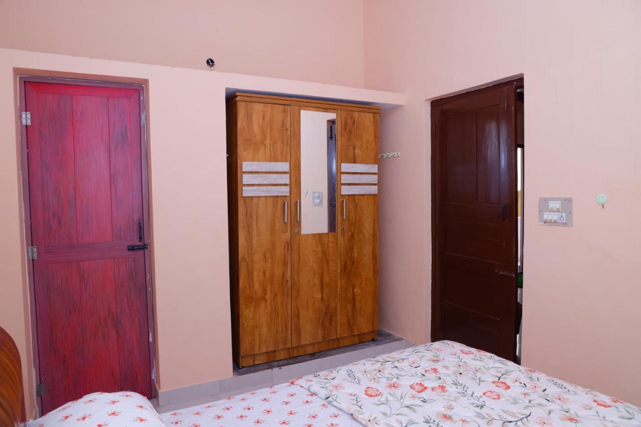 Giri'S Homestay Madikeri Exteriör bild