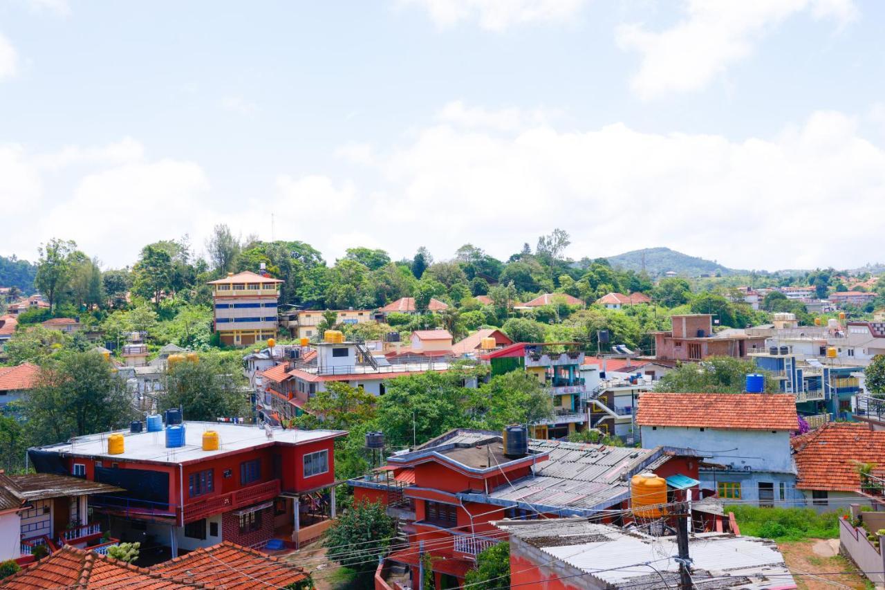 Giri'S Homestay Madikeri Exteriör bild